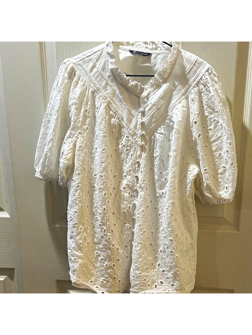 Pretty Garden Women’s M White Collared Puff Sleeve Button Eyelet Cotton Blouse